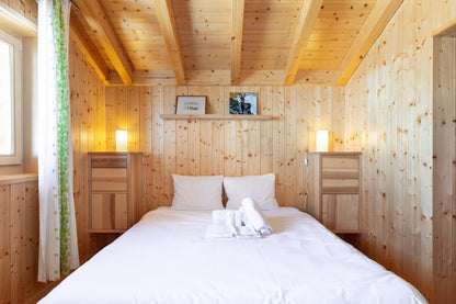Chalet B  with Jacuzzi