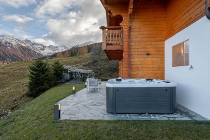 Chalet B  with Jacuzzi