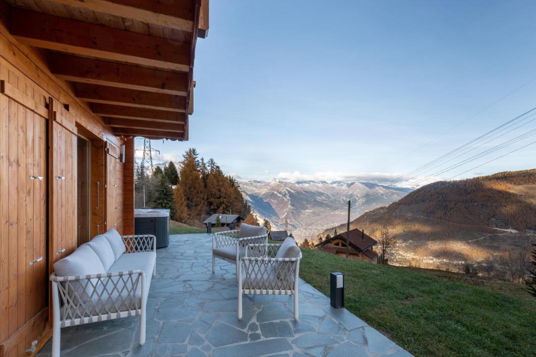 Chalet B  with Jacuzzi