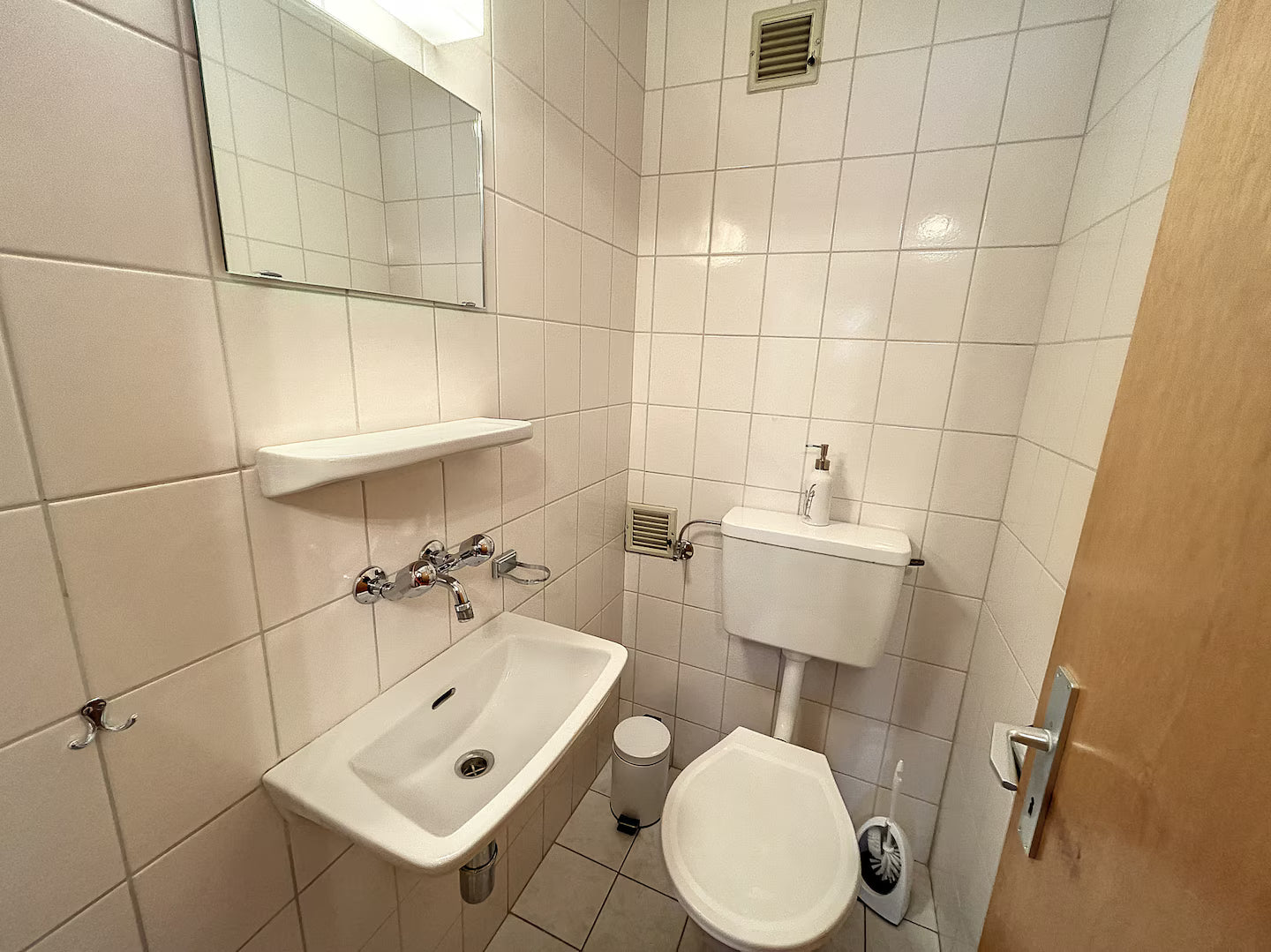 Apartment J